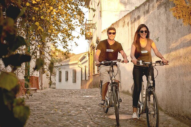 Private Electric Bike Tour with Play Granada - Mirador de San Nicolás: the view that ties the whole tour together