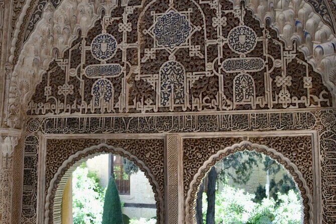 Private Night Tour of the Alhambra in Granada (includes tickets) - Alcazaba and Generalife after dark: quieter viewpoints and gentler pacing