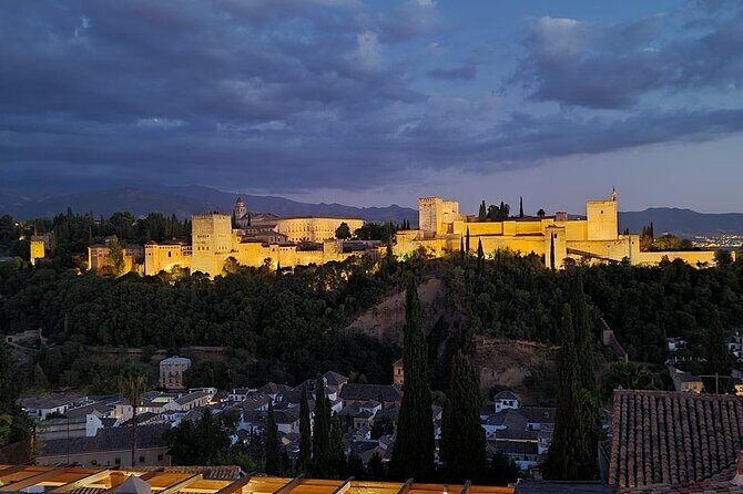 Private Night Tour of the Alhambra in Granada (includes tickets) - Weather and timing reality: the part no one can fully control