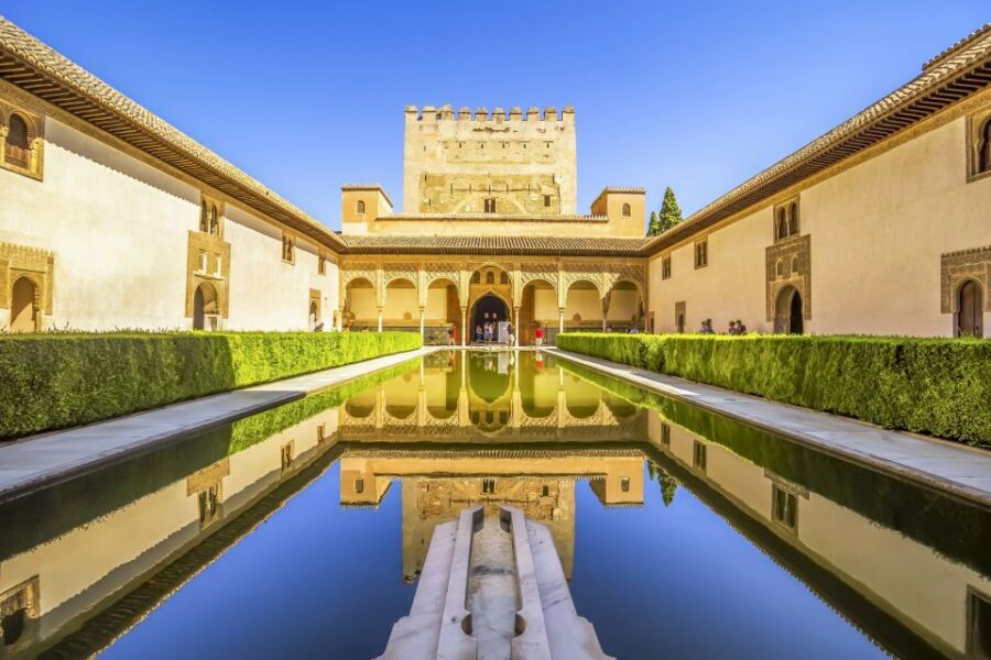 Private tour in all complete complex of Alhambra with ticket - Entering the Alhambra fast with the complete complex ticket