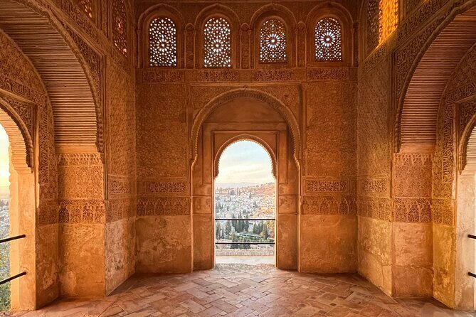 Private Tour in the Alhambra : buy your tickets and book your tour - Stop 4: Nasrid Palaces—where the Alhambra reputation becomes real