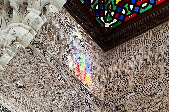 Private Tour in the Alhambra : buy your tickets and book your tour - How Roberto el Guía and the audio system improve what you notice