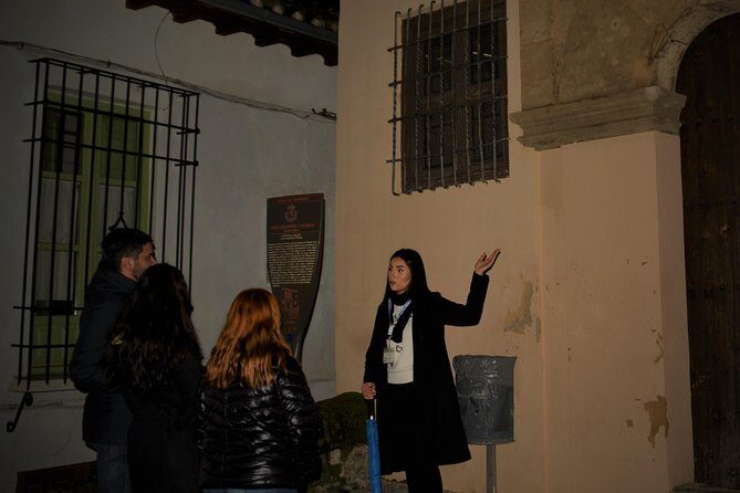 Private Tour Legends of Granada and Albaicín (Spanish language) - Where to Meet, Where You End, and How to Plan Your Evening