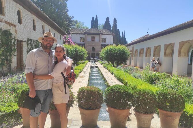 Private tour of the Alhambra entrances included - Nasrid Palaces: where power, justice, and administration lived