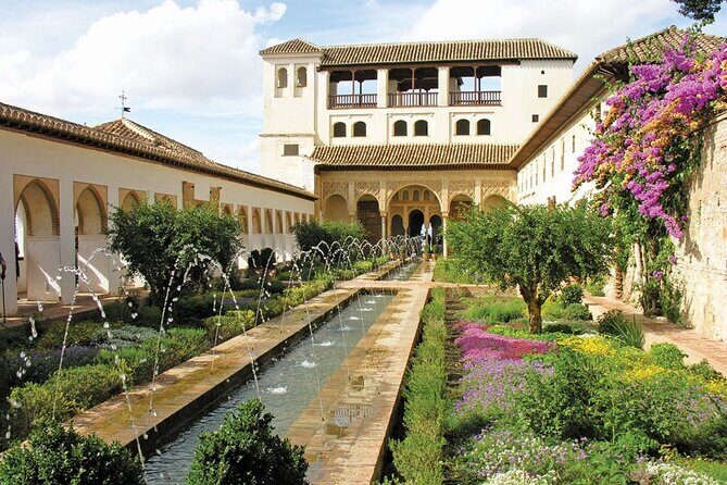 Private Tour of the Alhambra to travel back in time. NO TICKETS - Price and Logistics: What Costs $150.18 (and What You Must Buy)