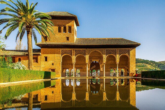 Skip-the-line Alhambra and Nasrid Palace Tour in Granada - Meeting point on P.º del Generalife: the calm start
