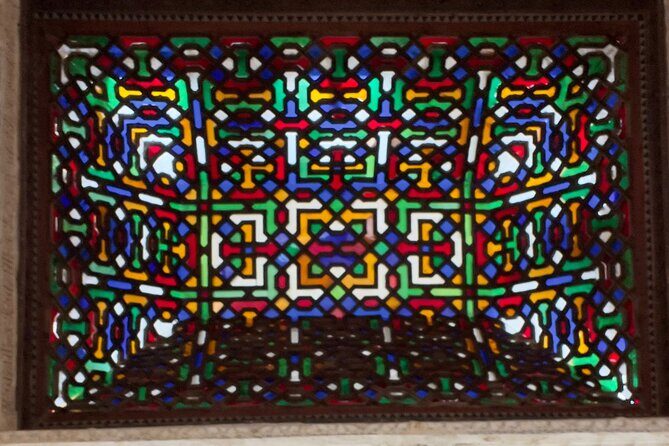 Small group visit to the Alhambra with tickets included - Entering the Generalife: irrigation, orchards, and the summer palace mood