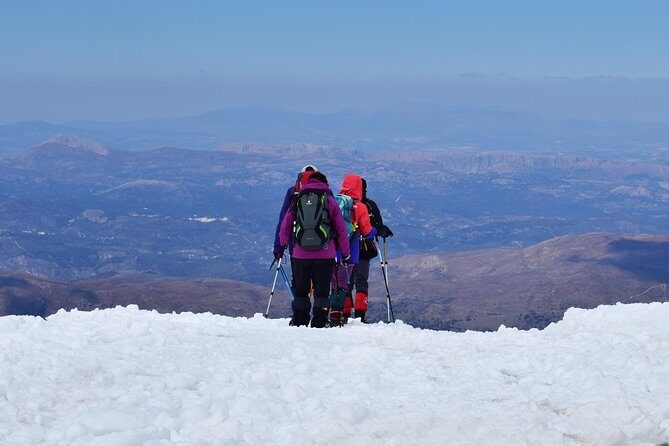 Snowshoe hiking in Sierra Nevada (Granada) - The Drive to Hoya de la Mora: Easy Access to 2,500 Meters