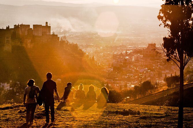 Sunset Walking Tour in Albaicín & Sacromonte - Why Albaicín and Sacromonte at sunset feels like the real Granada