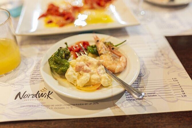The Granada Evening Tapas Crawl by Food Lover Tour - Granada at 7:30 pm: what this tapas crawl feels like