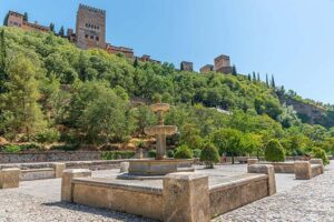 Tour Granada from its Origin; Albaicín - Puerta Monaita and Mirador de la Lona: walking history with great photos