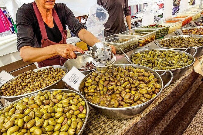 True Taste of Granada Old Town & Albaicin Tapas Tour - Sacromonte and Granada Cathedral: culture between bites