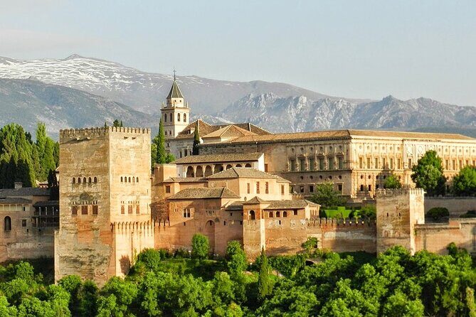 Walking tour in Alhambra, Nasrid Palaces and Generalife - Entering the Alhambra: where “The Red One” sets the tone