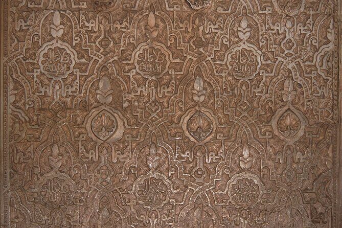 Walking tour in Alhambra, Nasrid Palaces and Generalife - Alcazaba: the fortress stop that rewards your legs